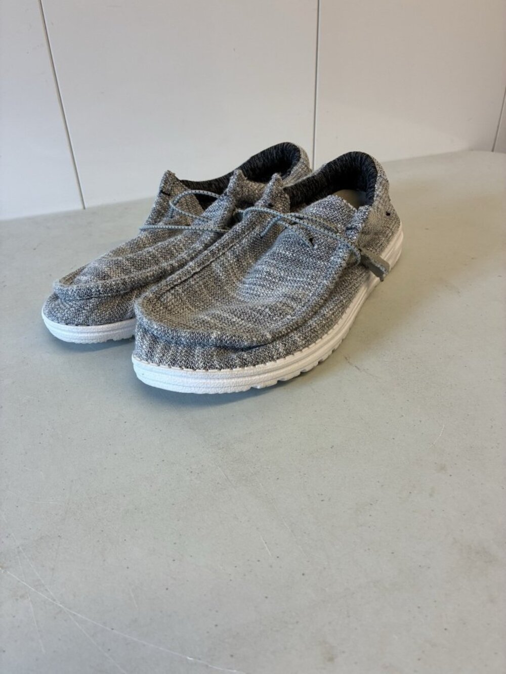 Men’s Hey Dude Wally Stretch Shoes Granite Gray Featuring A Knit Texture Sz 11